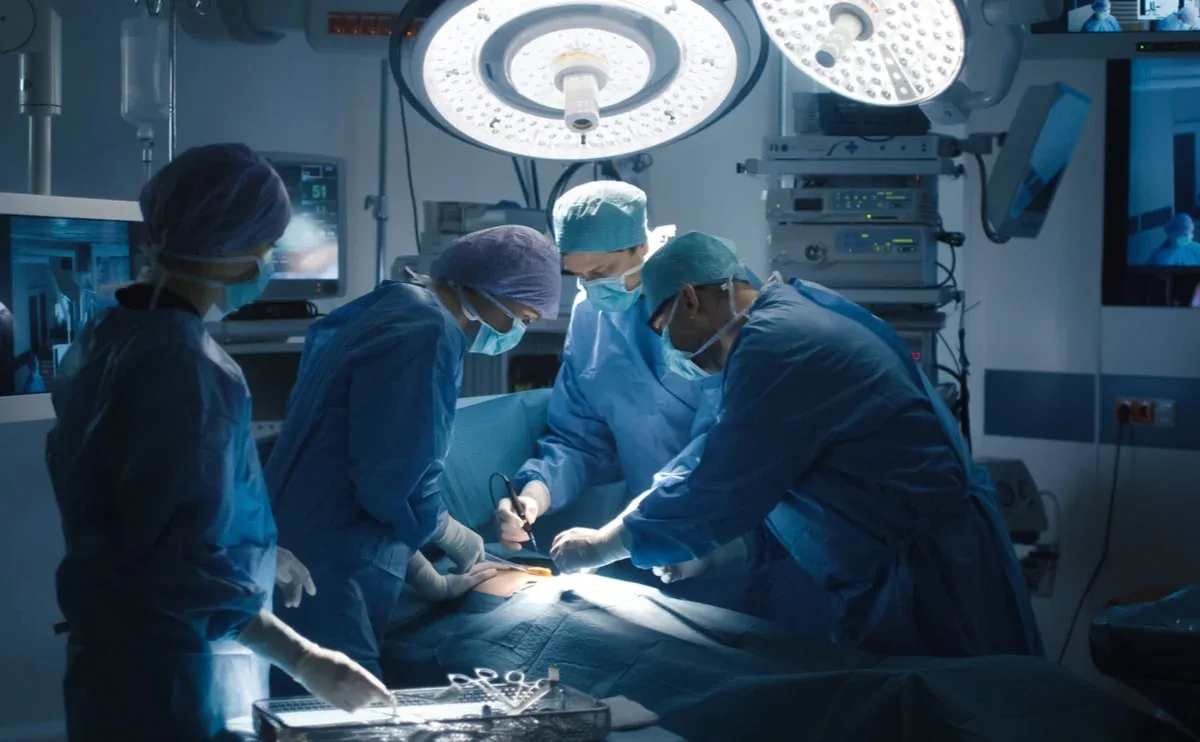 Interventional radiology suite with imaging screens